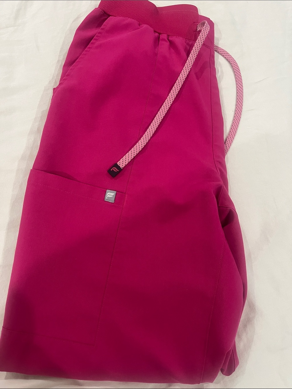 Fabletics Vibrant Pink Performance Scrub Set - Picture 3 of 5